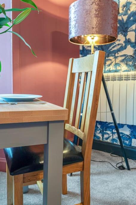 Boutique Modern Royal Mile Apartment Sleeps 4 Edinburgh Exterior photo