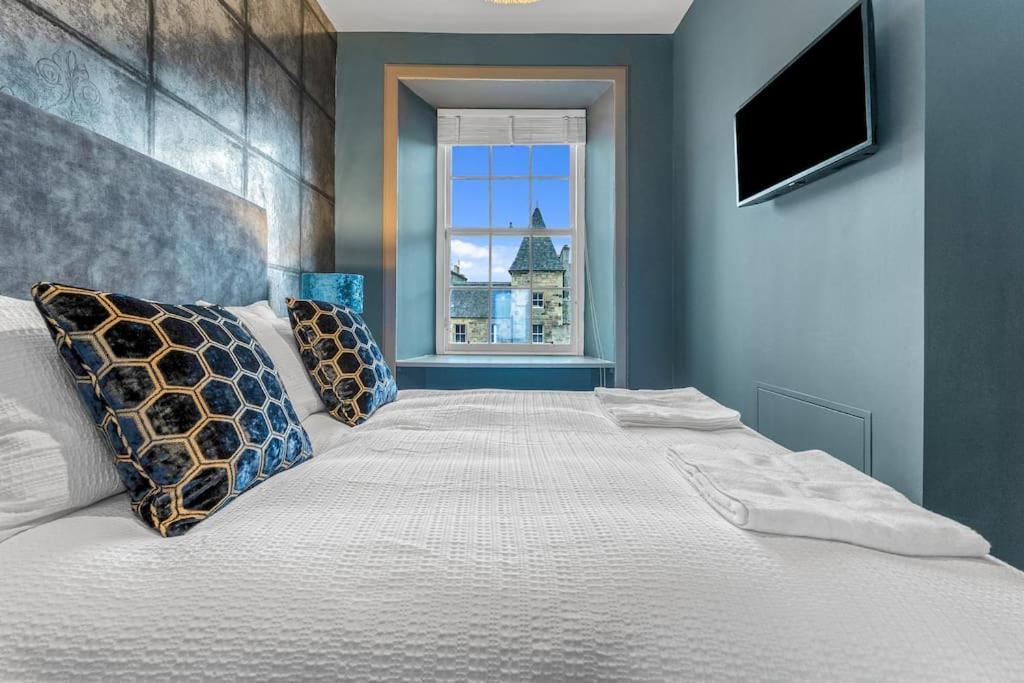 Boutique Modern Royal Mile Apartment Sleeps 4 Edinburgh Exterior photo